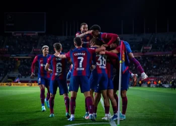 جوهرة برشلونة يقترب من تجديد عقده بشرط جزائي مليار دولار