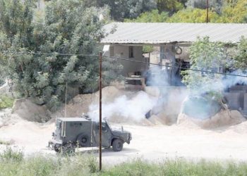 إصابات بالاختناق خلال مواجهات مع الاحتلال في أوصرين جنوب نابلس