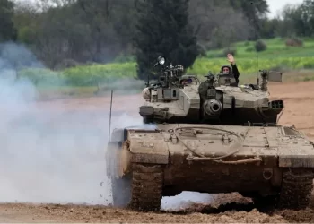 الاحتلال يأمر بإخلاء مناطق واسعة شرق رفح تمهيدا لبدء العدوان البري