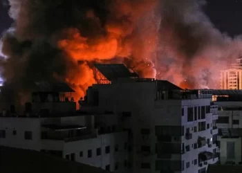 الاحتلال يلاحق النازحين الذين احتموا في بيوت الله وسط مدينة غزة