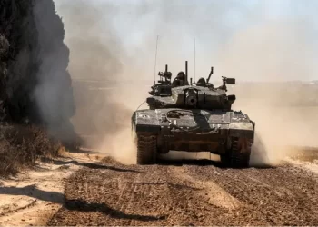 عمليات برية وجوية متزامنة للاحتلال في مختلف مناطق غزة.. والمقاومة تتصدى