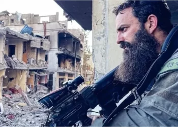 إصابة ضابط إسرائيلي كبير في جباليا.. نجل وزير أسبق متطرف