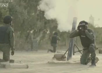 المقاومة تواصل قصف الحشود شرق رفح.. واستهداف الرصيف البحري بالهاون