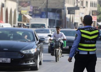 ضبط سائق مخمور أثناء القيادة ومركبة تسير بلوحة أرقام مزورة