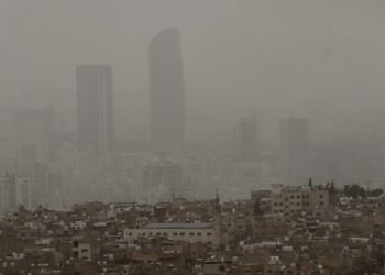 منخفض جوي خماسيني دافعاً بالرياح المثيرة للأتربة والغبار يتحرك نحو الاردن