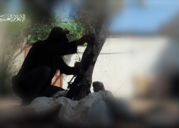 المقاومة تخوض معارك ضارية مع الاحتلال في حي الزيتون.. واستهداف عدداً من دباباته