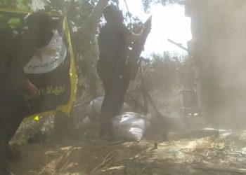 بالصواريخ والقذائف.. المقاومة الفلسطينية تكثف استهدافها محور “نتساريم” وسط غزة