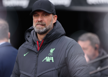 هل يكون تشافي جزءًا من خطة برشلونة للتعاقد مع كلوب؟