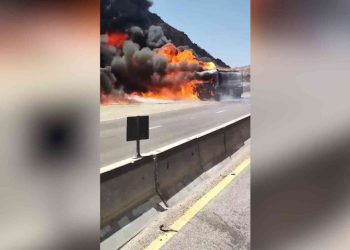 حريق هائل على طريق العقبة الخلفي