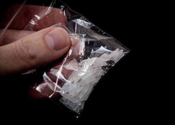 كريستال وحشيش قرب المطار