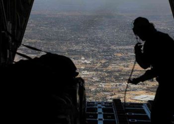 الأردن ينفذ 3 إنزالات جوية لمساعدات على جنوب قطاع غزة