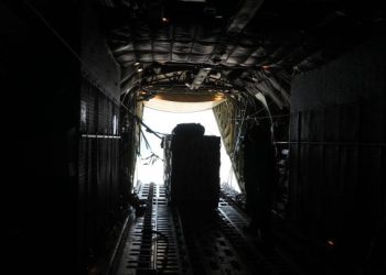 الجيش ينفذ 3 إنزالات جوية لمساعدات على جنوب غزة بمشاركة دولية