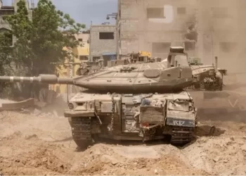 اشتباكات ضارية في رفح .. وشهداء بغارات إسرائيلية على قطاع غزة