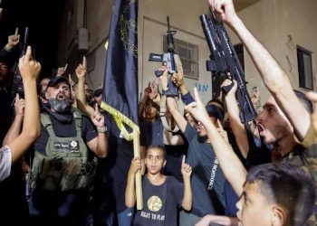 الاحتلال يقتحم مدن الضفة وكتيبة جنين توقع فرقة إسرائيلية بكمين