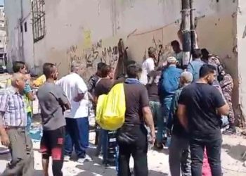 مواطن يحاول إنهاء حياته شنقاً بعد إزالة بسطته في رغدان