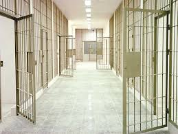 السجن عام واحد لفتى بعد إدانته بسرقة صالون نسائي في عمان