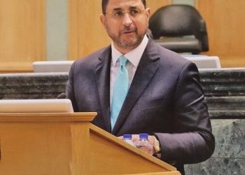 وزير أسبق .. مخطط معد بعناية ونحن في مركزه.. ماذا يقصد؟