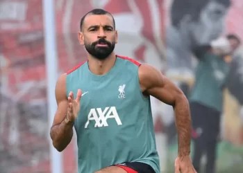 صلاح يبحث عن “الاحترام” عبر “مقص الحلاق”