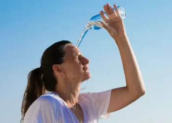 في حر الصيف.. اختبار بسيط يكشف إذا كنت تعاني من الجفاف