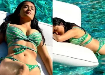 سلمى حايك تبدأ أغسطس بصور جريئة على الشاطئ (فيديو)