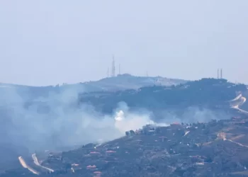 دول عربية وغربية تدعو مواطنيها لمغادرة لبنان فوراً