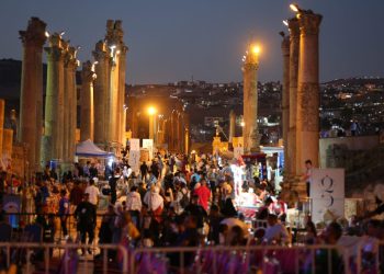 مسرح المصلبة وشارع الاعمدة: عروض شعبية وفعاليات منوعة