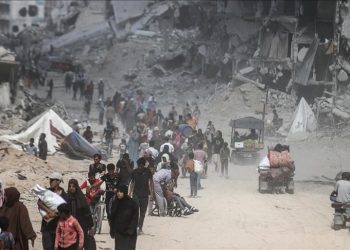 مقلصا المناطق “الآمنة”.. أوامر إخلاء إسرائيلية جديدة بدير البلح