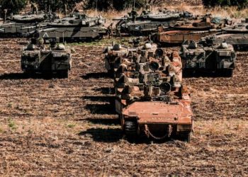 جيش الاحتلال يقطع المعابر مع سوريا و يدفع نحو عمليات برية في لبنان