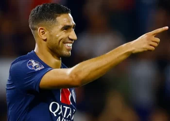 باريس سان جيرمان يسعى لمنع خروج حكيمي مجاناً إلى ريال مدريد