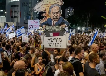 إضراب عام يشّل إسرائيل.. نتنياهو يتحدى وبايدن يقدم “فرصة أخيرة”