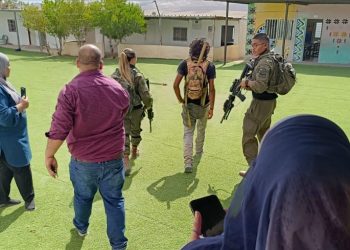 الضفة.. مستوطنون يهاجمون مدرسة ويعتدون على الطلبة والمعلمين