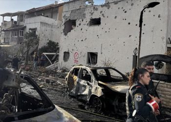 شمال إسرائيل.. تضرر مبان في كريات شمونة بصواريخ من لبنان