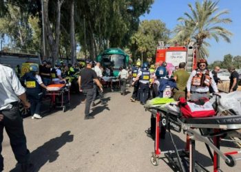 عشرات الإصابات من جنود الاحتلال في عملية دهس بمحطة للحافلات في “تل أبيب”