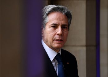 رشقات على تل أبيب تدخل بلينكن ومرافقين الملاجئ