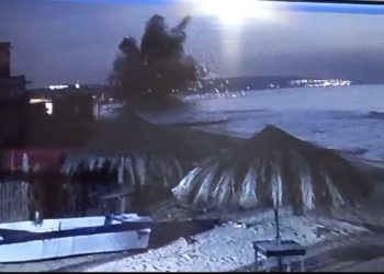 غارة لجيش الاحتلال تستهدف شاطئ مخيم الرشيدية للاجئين في لبنان