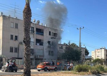 4 إصابات بينها خطيرة في “إصبع الجليل” جراء صواريخ أطلقت من لبنان