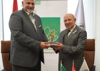 جامعة ابن سينا للعلوم الطبية توقّع اتفاقية تعاون مع بنك القاهرة-عمان لإصدار بطاقات الهوية الجامعية