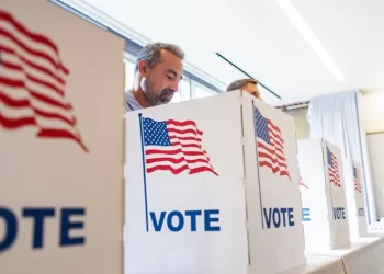 الأمريكيون يبدأون بالتصويت في الانتخابات الرئاسية