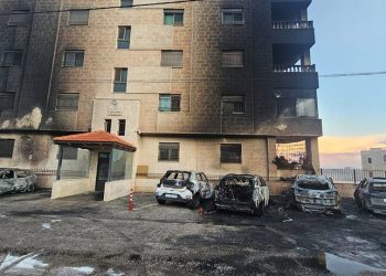 مستوطنون ينفذون محرقة في البيرة و يحرقون حقول بمحافظة رام الله