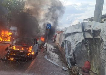 في رشقة هي الأكبر منذ بدء الحرب .. حزب الله يقصف حيفا بـ 90 صاروخا