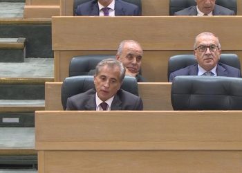 ماذا قال رئيس الوزراء في اولى جلسات الأعيان؟