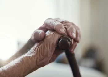 7 خطوات لتعزيز مناعة كبار السن في الشتاء