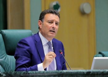 الصفدي يتدخل لاحتواء مشادات بين أمين عام ديوان المحاسبة ونواب