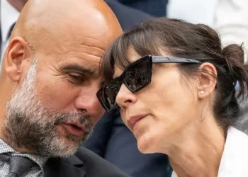 تفاصيل جديدة.. مانشستر سيتي وراء انفصال غوارديولا عن زوجته