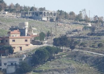 “هآرتس”.. “إسرائيل” طلبت من واشنطن تأجيل انسحابها من جنوب لبنان لشهر إضافي