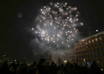 الألعاب النارية تقتل 5 أشخاص في ألمانيا (فيديو)