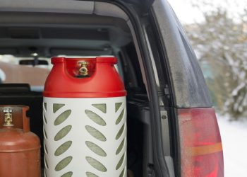 وزير الطاقة مطلوب للإجابة على هذه الأسئلة التي تخص جرة الغاز البلاستيكية؟