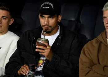 شرط جزائي غريب يهدد برشلونة بخسارة لاعبه