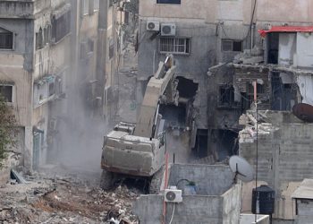 قوات الاحتلال والمستوطنين يخطفون أطفال ويسرقون أغنام ويحرقون ممتلكات بالضفة