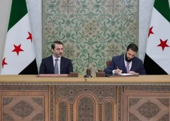 الشرع يوقع على مرحلة انتقالية لـ5 سنوات